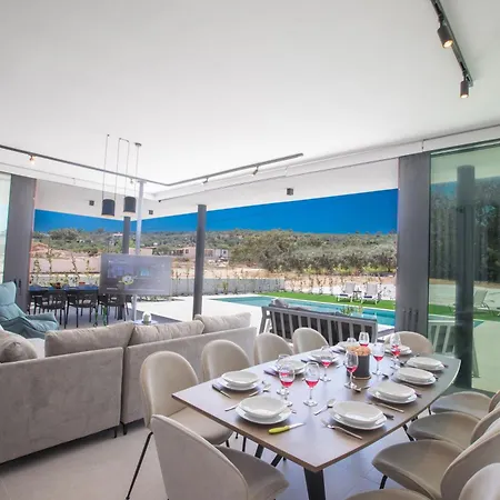 Casa vacanze Geraeumige Mit Grossem Garten Und Pool