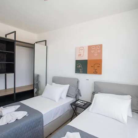 بيت للعطل Geraeumige Mit Grossem Garten Und Pool بروتاراس