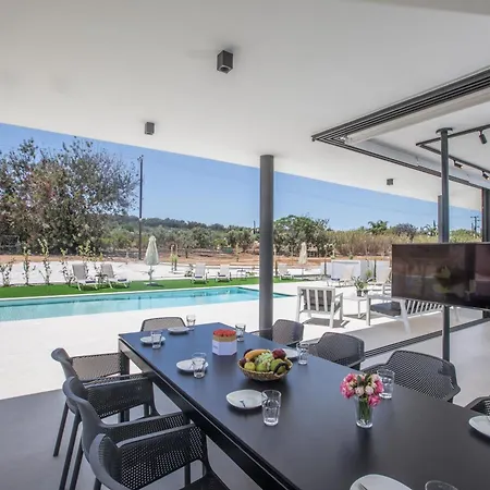 بيت للعطل Geraeumige Mit Grossem Garten Und Pool